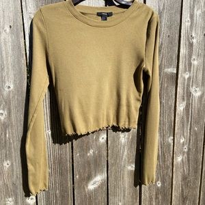 Lettuce-Edge Crop Top